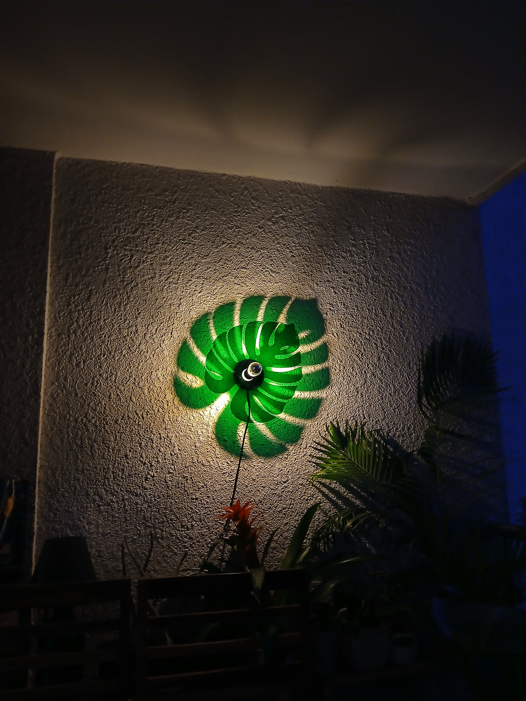 Monstera leaf acrylic wall lamp