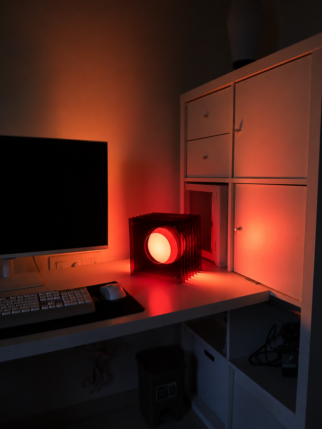 Vortex 3D tunnel acrylic desk lamp in Red