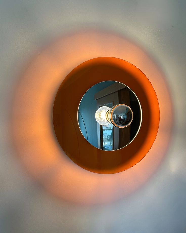 Aura Disc Lamp